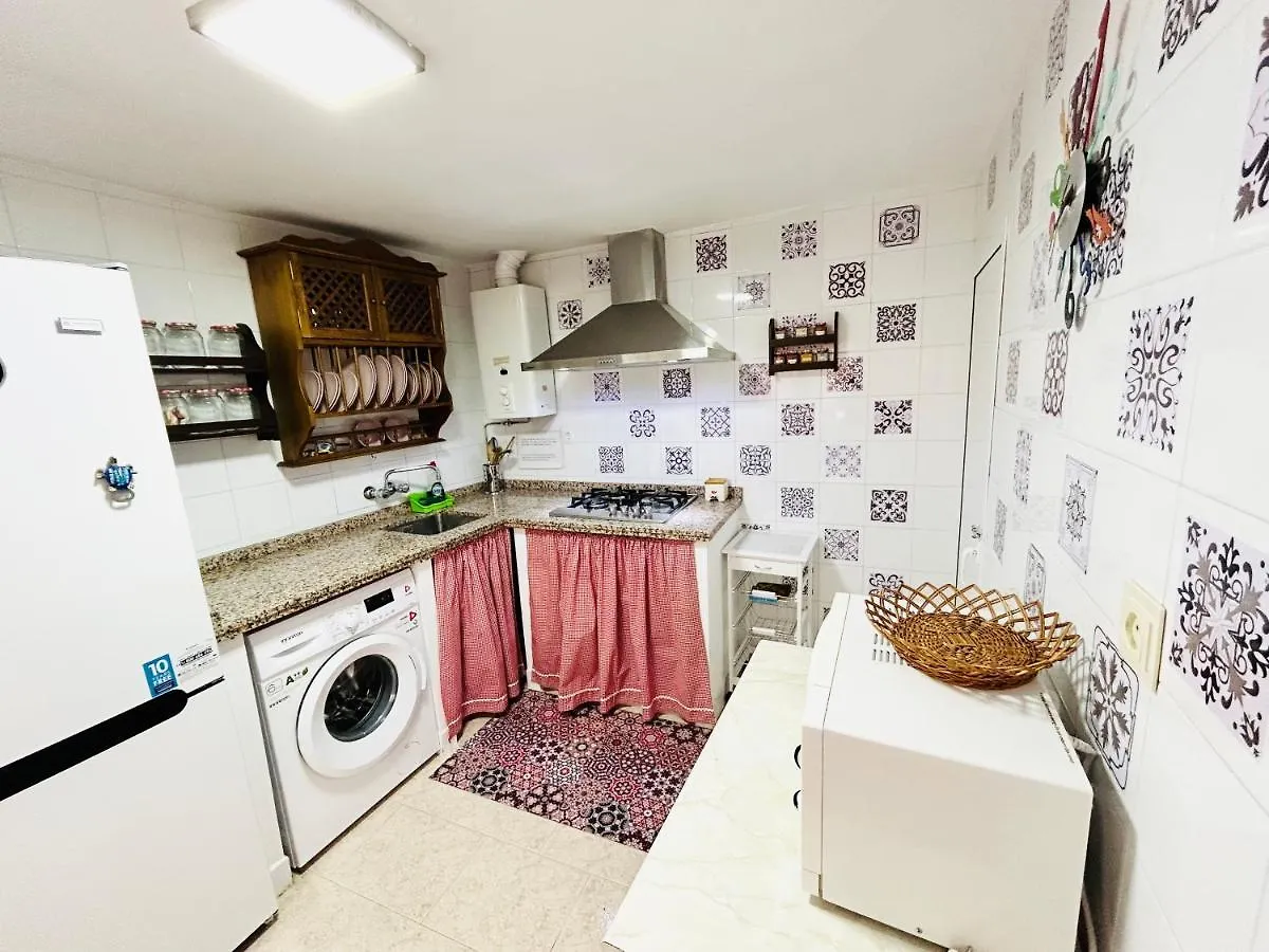 הוילה רונדה Cozy Town House With Terrace And Free Wifi בית נופש